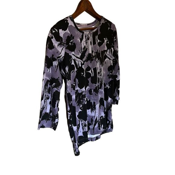 Nicole Miller Scoop Neck Top - Picture 2 of 8